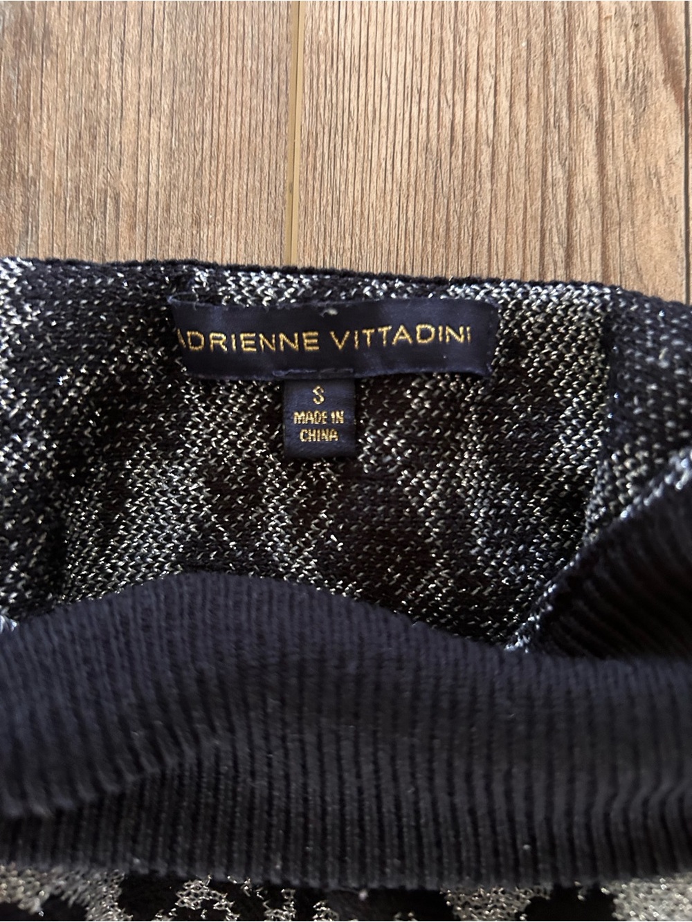 ADRIENNE VITTADINI Black
Silver Floral Metallic Knit
Dolman Sweater S | Glam - Picture 6 of 13